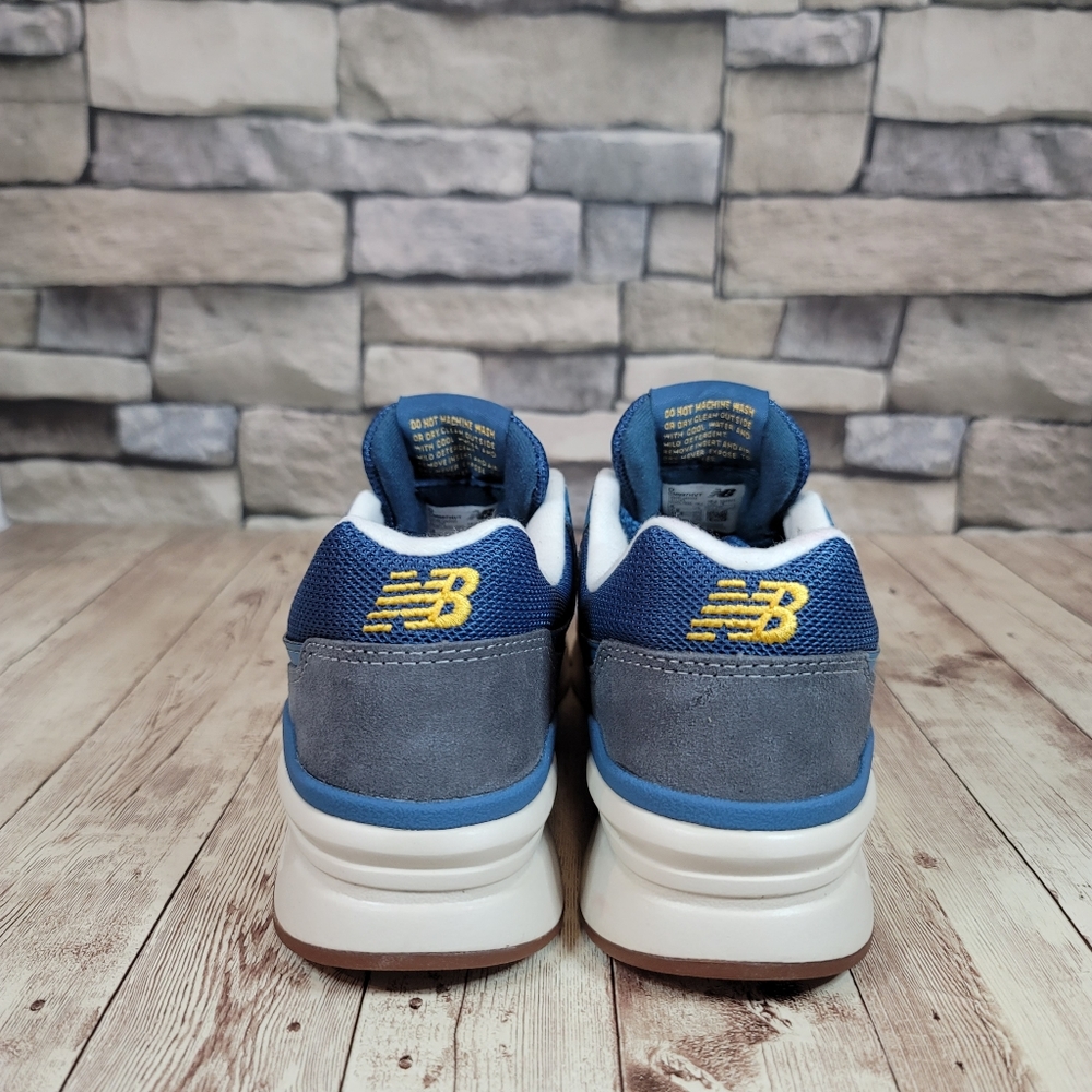 New Balance - Picture 6 of 9